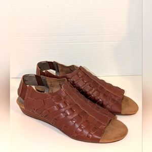 Array Women's Brown Woven Leather Sandals‎ Size 9N